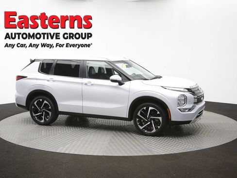 Used 2024 Mitsubishi Outlander SE AWD/4WD image 46
