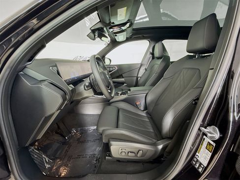 Used 2025 BMW X3 xDrive30i w/ Premium Package image 16