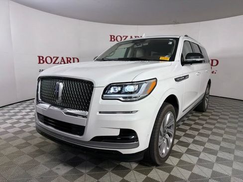Certified 2024 Lincoln Navigator Reserve AWD/4WD image 4