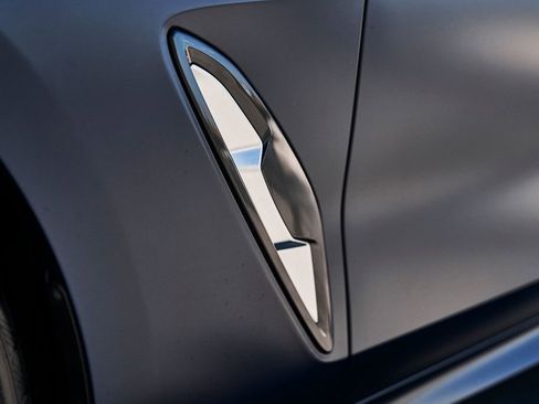 Used 2023 BMW ALPINA B8 xDrive Gran Coupe AWD/4WD image 9