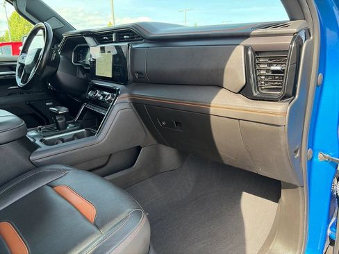 Used 2023 GMC Sierra 1500 AT4 w/ AT4 Premium Package AWD/4WD image 12