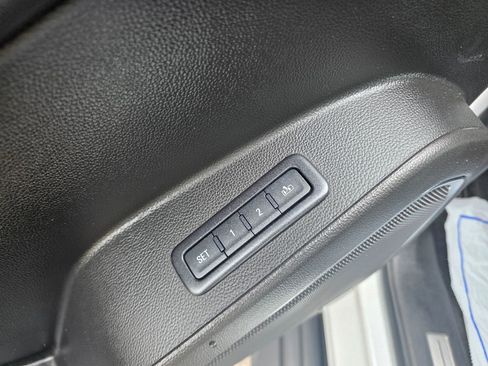 Used 2018 Chevrolet Suburban LT AWD/4WD image 13