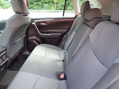Certified 2022 Toyota RAV4 XLE w/ Convenience Package AWD/4WD image 17