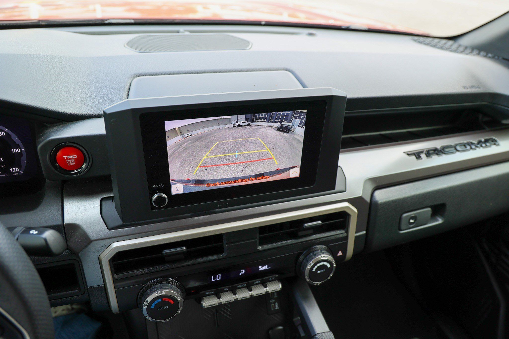 Certified 2025 Toyota Tacoma TRD Off-Road AWD/4WD image 23