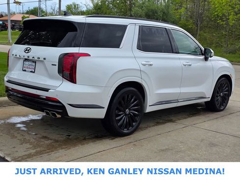 Used 2024 Hyundai Palisade Calligraphy AWD/4WD image 3