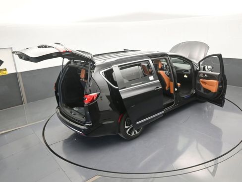 New 2026 Chrysler Pacifica Pinnacle image 69