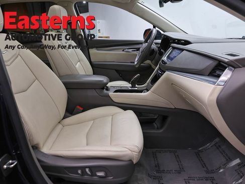 Used 2017 Cadillac XT5 Luxury w/ Driver Awareness Package AWD/4WD image 27