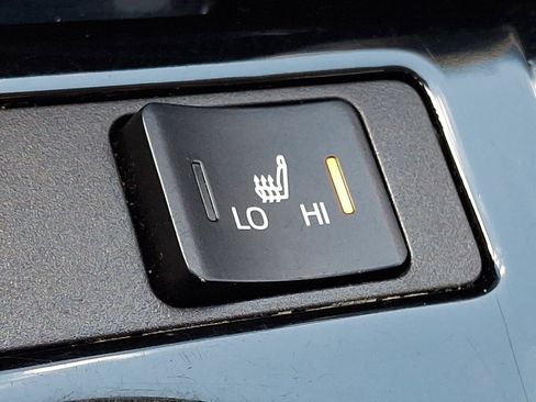 Used 2021 Toyota Prius Prime XLE image 22