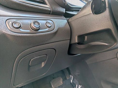 Used 2019 Buick Encore Sport Touring FWD image 18