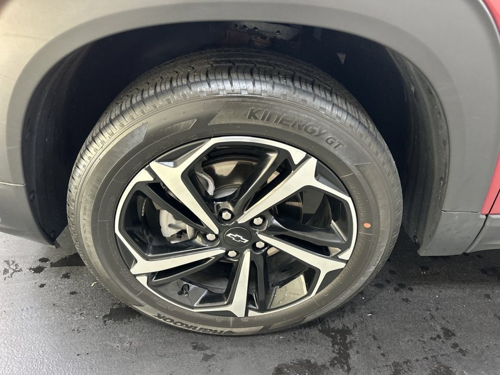 Certified 2023 Chevrolet TrailBlazer RS w/ Sun and Liftgate Package AWD/4WD image 8