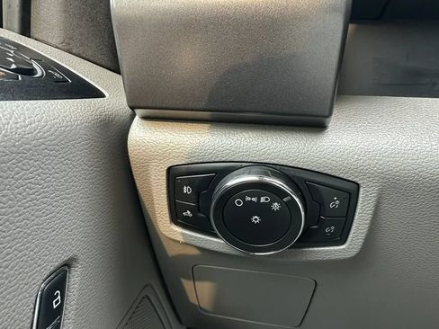 Used 2016 Ford F150 XLT AWD/4WD image 11