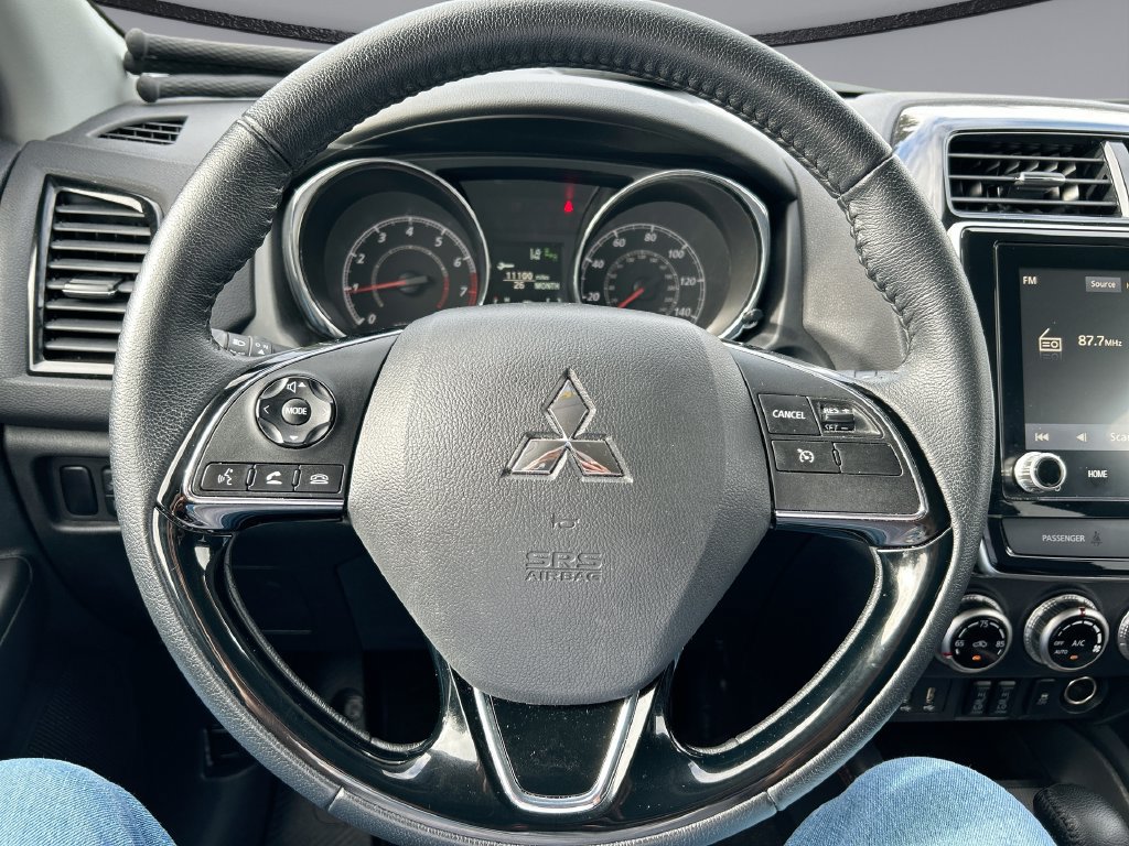 Used 2025 Mitsubishi Outlander Sport SE AWD/4WD image 14
