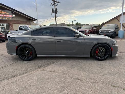 Used 2018 Dodge Charger R/T RWD image 5