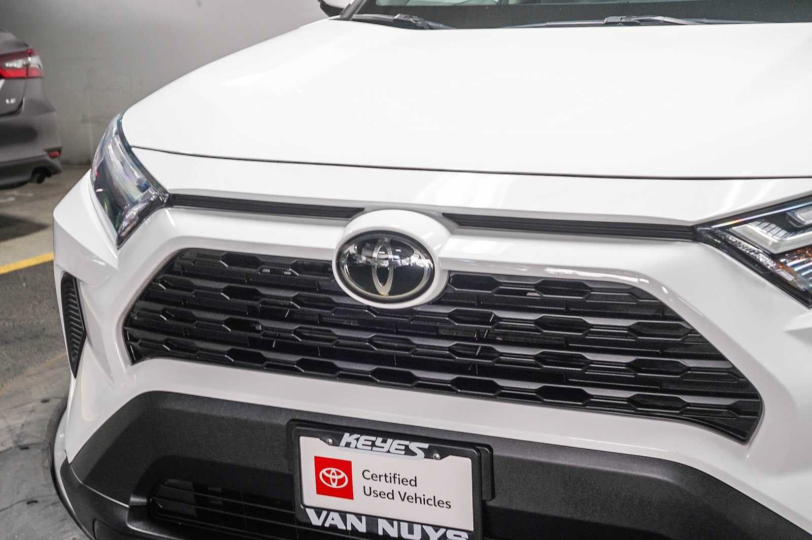 Used 2023 Toyota RAV4 XLE w/ Convenience Package FWD image 9