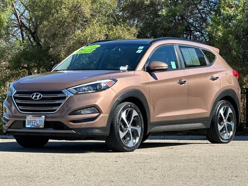 Used 2016 Hyundai Tucson Limited w/ Option Group 03 FWD image 8