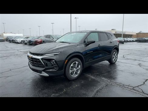 Used 2024 Chevrolet Blazer LT image 4