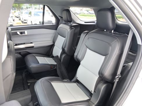 Used 2023 Ford Explorer XLT w/ Equipment Group 202A AWD/4WD image 35
