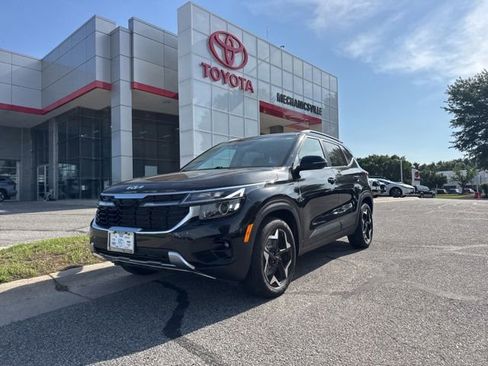 Used 2024 Kia Seltos EX AWD/4WD image 1