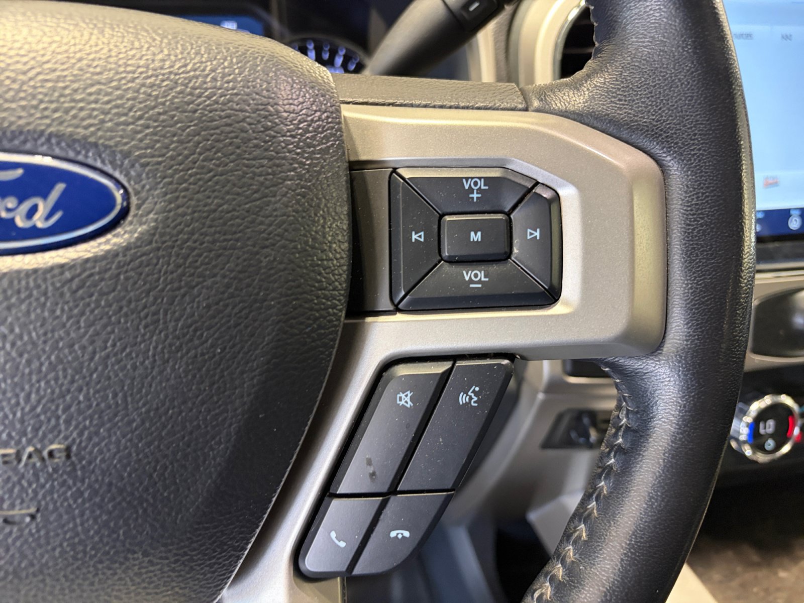 Used 2022 Ford F250 Lariat w/ Lariat Ultimate Package AWD/4WD image 18