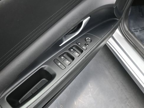 Used 2023 Hyundai Elantra SEL w/ Preferred Accessory Package image 16