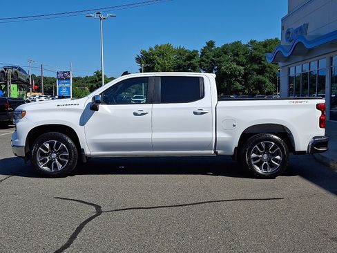 Used 2024 Chevrolet Silverado 1500 LT AWD/4WD image 7