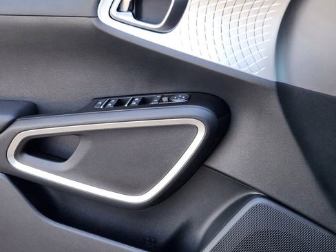 Used 2025 Kia Soul S image 19