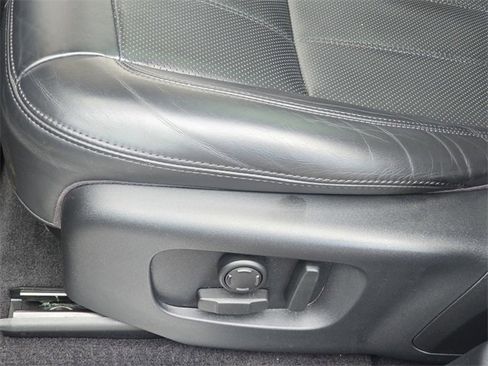 Used 2021 Land Rover Range Rover Sport HSE image 32