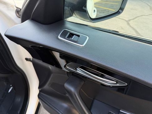 Used 2019 Jaguar F-PACE Premium AWD/4WD image 26