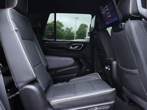 Used 2024 GMC Yukon SLT w/ SLT Luxury Package AWD/4WD image 26