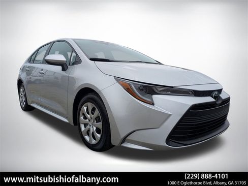 Used 2024 Toyota Corolla LE image 1