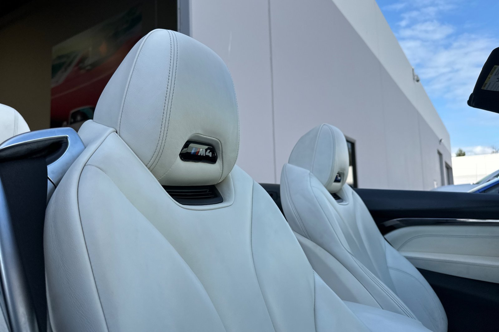 Used 2018 BMW M4 Convertible w/ Executive Package RWD image 20