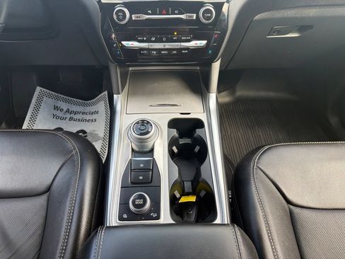 Used 2023 Ford Explorer Limited w/ Equipment Group 301A AWD/4WD image 15