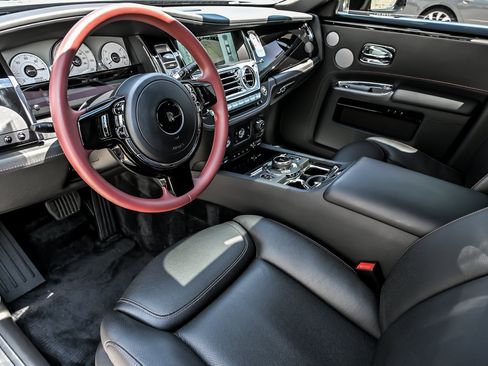 Used 2015 Rolls-Royce Ghost RWD image 18