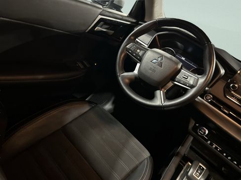 Used 2024 Mitsubishi Outlander SE image 20