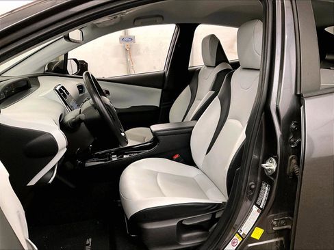 Used 2020 Toyota Prius XLE w/ Carpet Mat Package AWD/4WD image 24