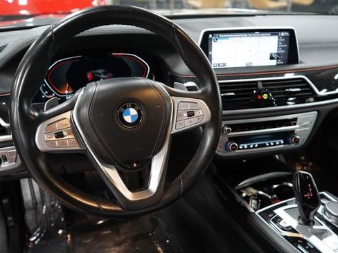 Used 2022 BMW 750i xDrive w/ Luxury Rear Seating Package AWD/4WD image 29