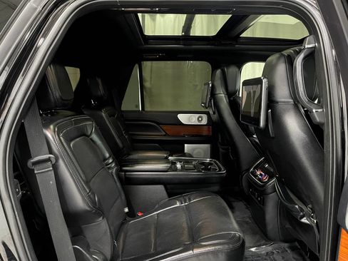 Used 2019 Lincoln Navigator Reserve AWD/4WD image 33