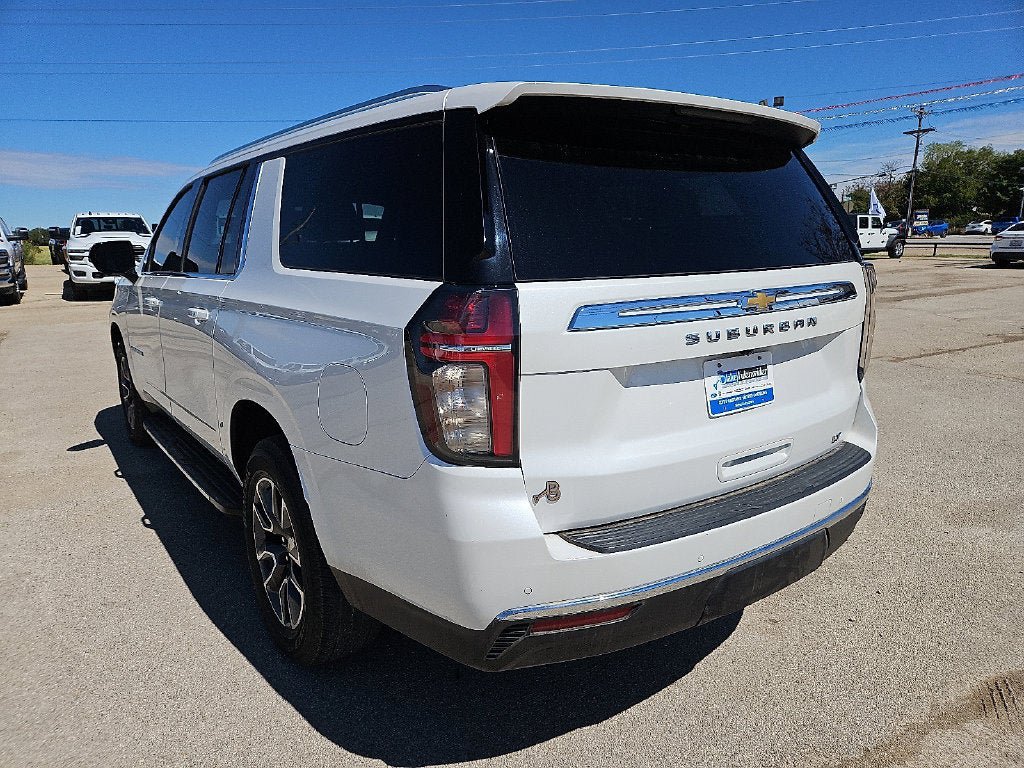 Used 2021 Chevrolet Suburban LT RWD image 5