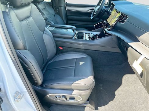 New 2026 Jeep Grand Wagoneer L Limited w/ Premium Group II AWD/4WD image 30