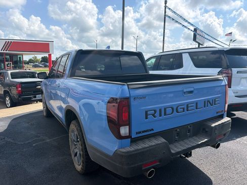 Used 2025 Honda Ridgeline TrailSport image 3