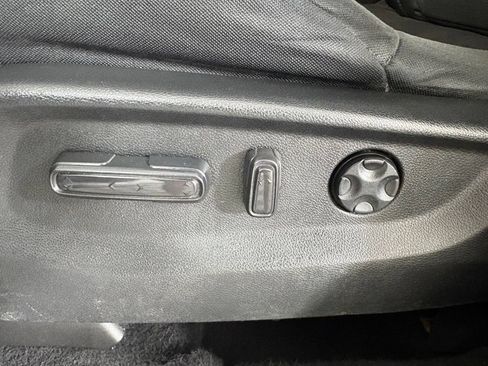 Used 2018 Honda CR-V EX image 11