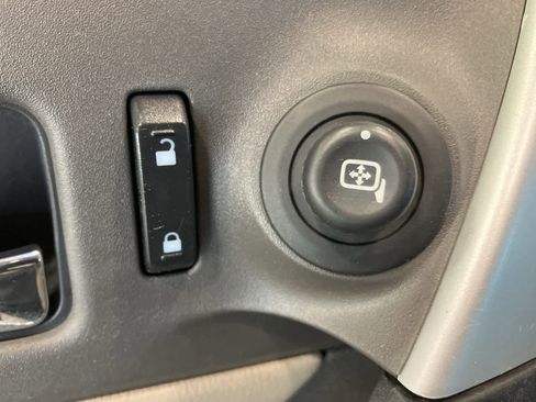 Used 2012 Ford Edge SE image 13