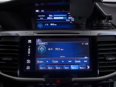 Used 2017 Honda Accord EX image 25