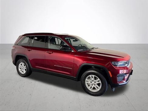Certified 2023 Jeep Grand Cherokee Laredo w/ Luxury Tech Group I AWD/4WD image 5