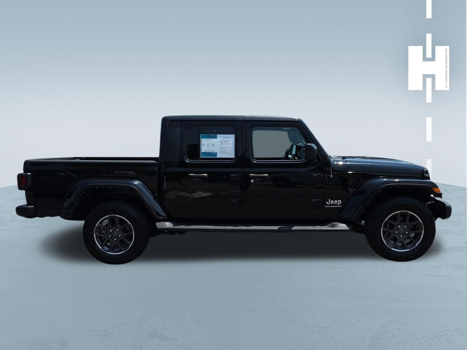 Used 2023 Jeep Gladiator Overland AWD/4WD image 3