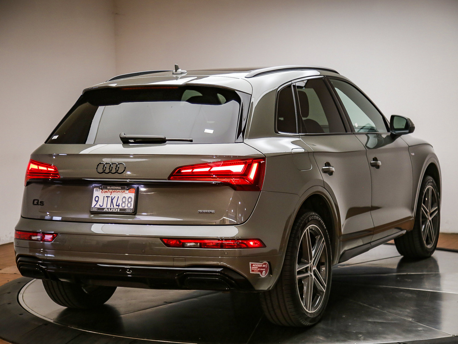 Certified 2024 Audi Q5 e Premium Plus w/ Premium Plus Package AWD/4WD image 7