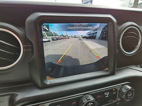 Used 2021 Jeep Gladiator Overland image 26