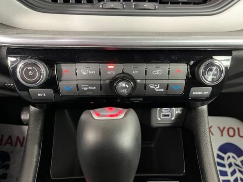 Used 2026 Jeep Compass Limited AWD/4WD image 33