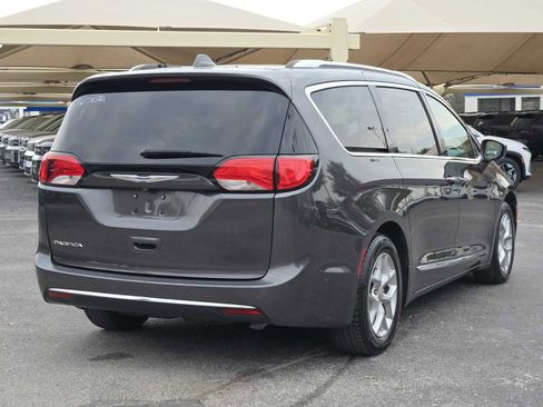 Used 2019 Chrysler Pacifica Touring-L Plus w/ Advanced Safetytec Group image 7
