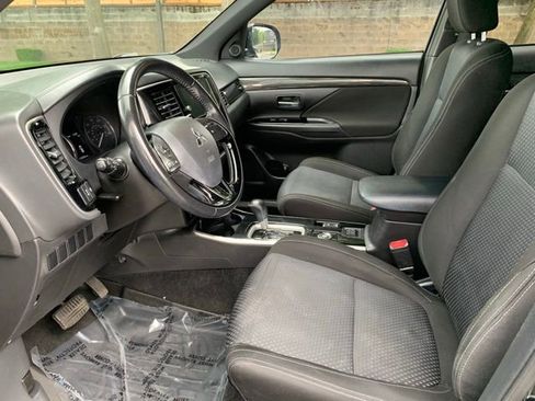Used 2018 Mitsubishi Outlander LE AWD/4WD image 12